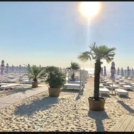 M&A Apartament Mamaianord Luaran gambar
