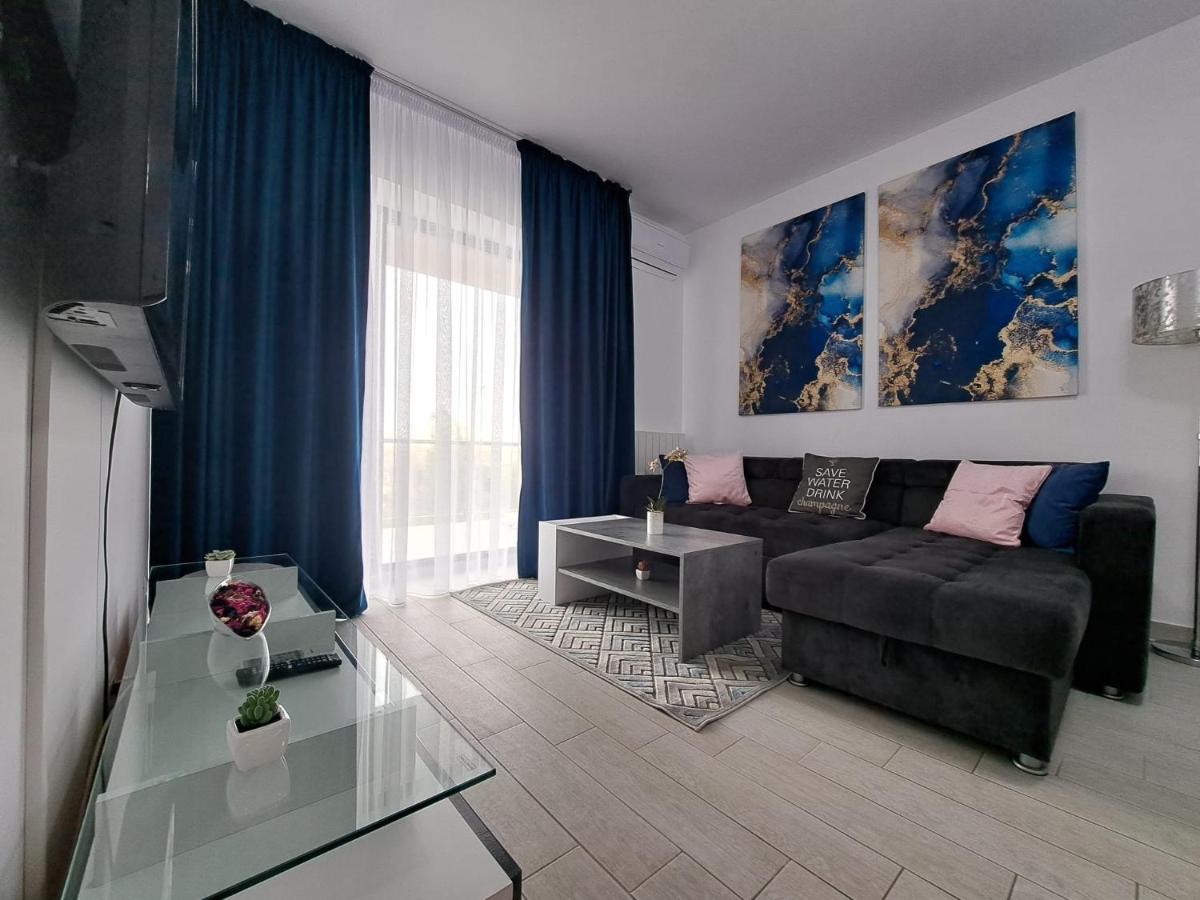M&A Apartament Mamaianord Luaran gambar