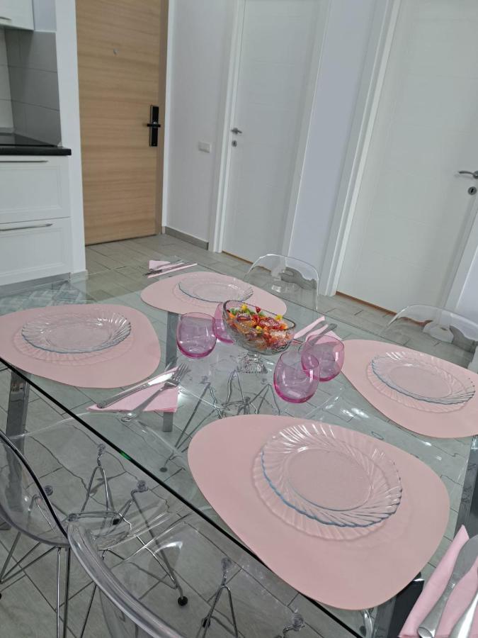 M&A Apartament Mamaianord Luaran gambar